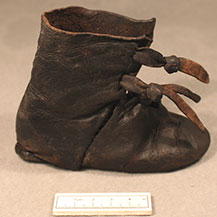 Ankelstøvle fra 1300-tallet til 2-årigt barn.